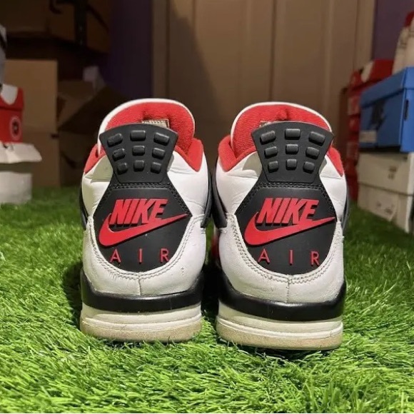 Jordan 4 Fire Red Size 9.5 - Picture 6 of 6